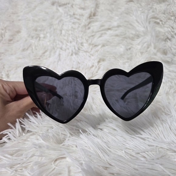 Heart Shaped Sunglasses Retro Cool Trendy Y2k Beach Vacation Party Travel Summer - Picture 2 of 7